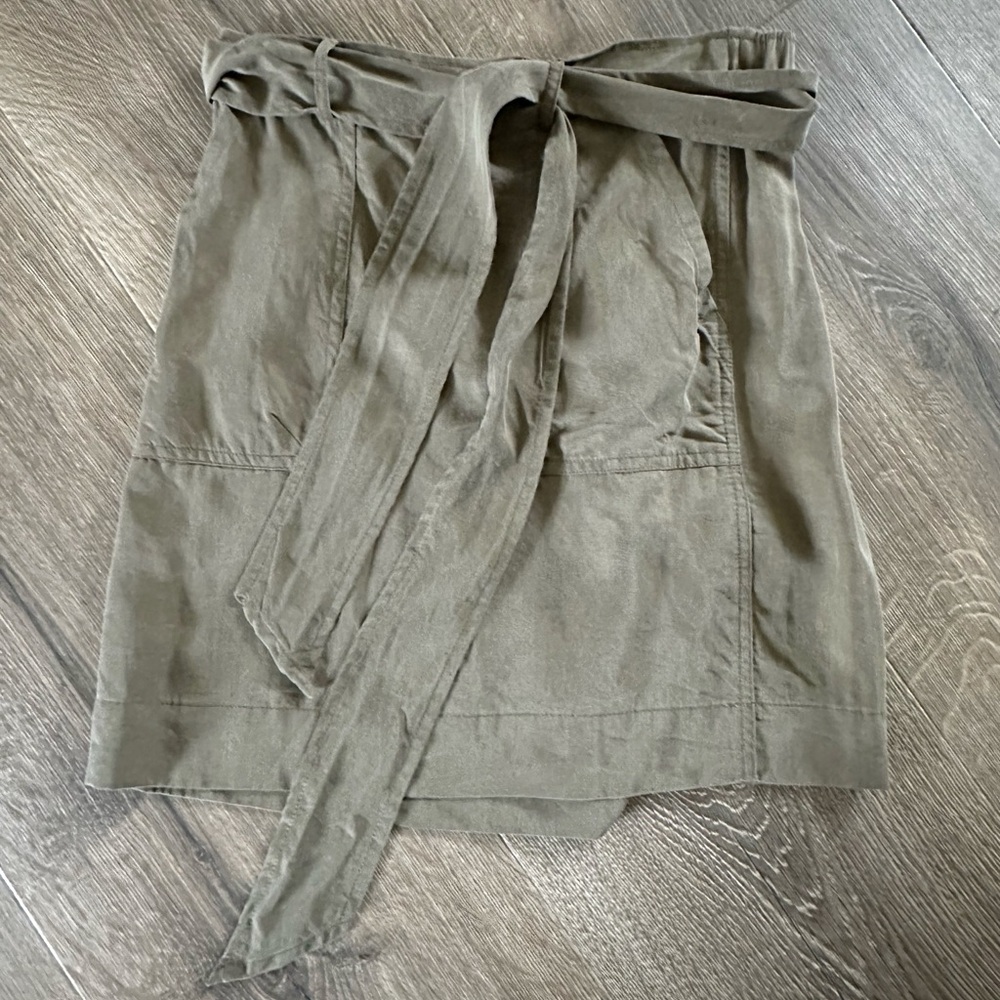 LOFT belted mini skirt with large pockets